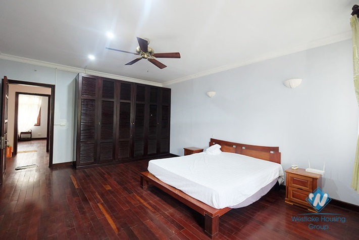 Bright 3-storey 180sqm Ciputra house is out for rent 